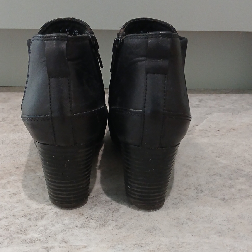 Clarks Black Ankle Booties - Picture 4 of 5